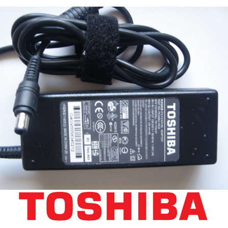 Toshiba 19V 3.95A Power Supply